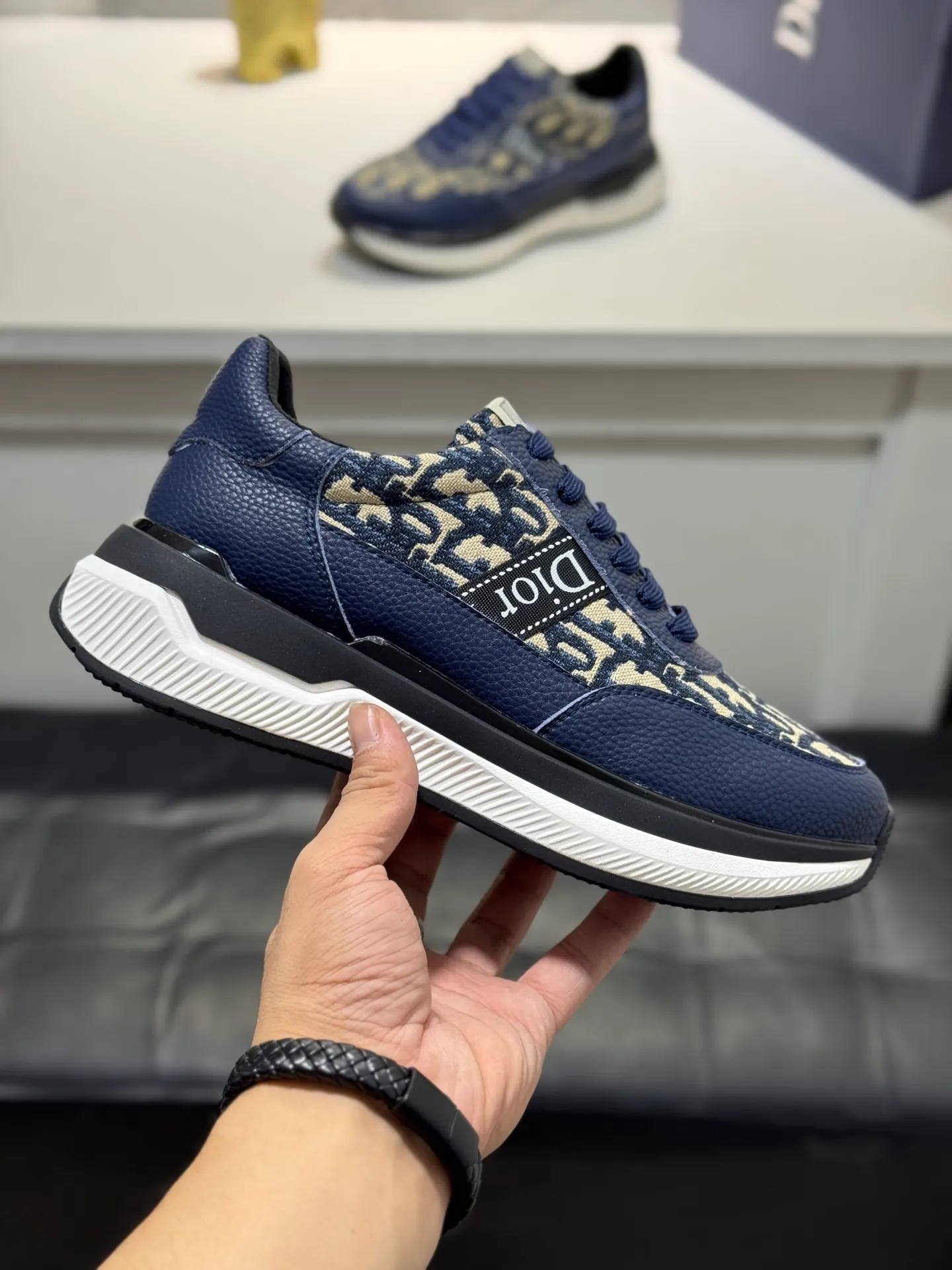 Men's shoes 💰440 [New model] 🦑🦑Dio* (Dior) sneakers, the latest model from the official website 🎁casual and fashionable high-top men's shoes 👟hot style 💥 simple and elegant version, exclusive for trendy men. Unique official website's latest brand elements 👑original decoration, imported cowhide with classic fabrics, fashionable and generous accessories, sheepskin lining, ✅ wear-resistant casual outsole. Size: 38-44 (45 customized